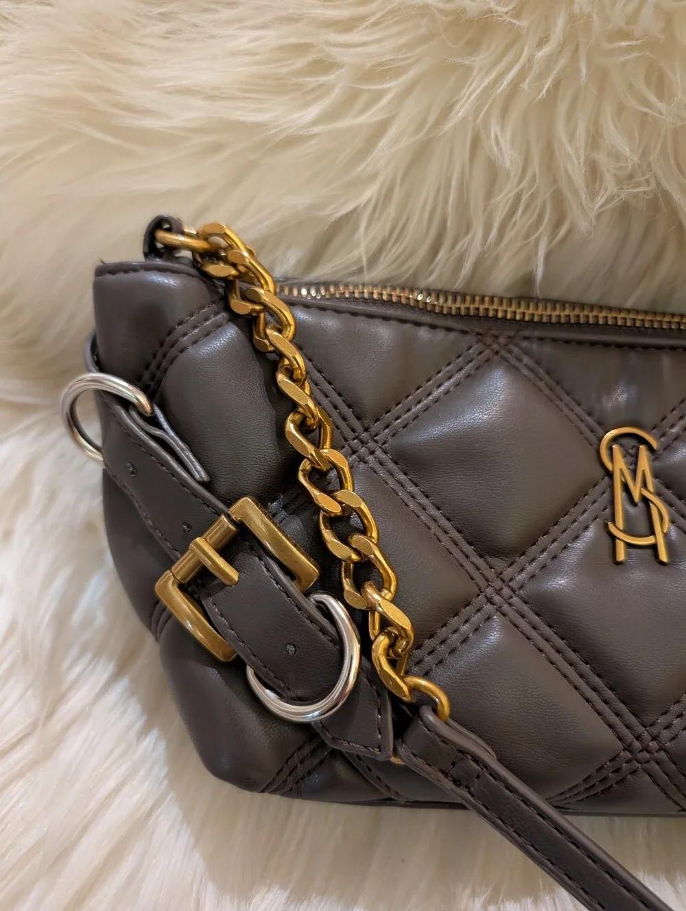 Steve Madden Mini Quilted Chain-Trim  Bag in An Olive Green/Grey